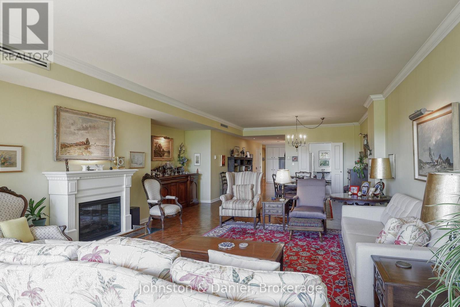 401 - 407 Walmer Road Property Photo 5