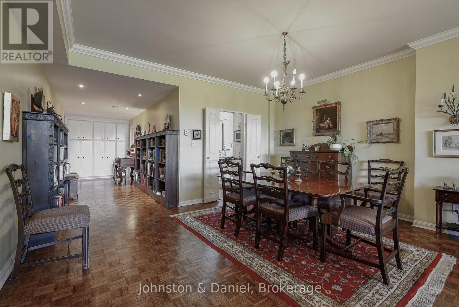 401 - 407 Walmer Road Property Photo 6