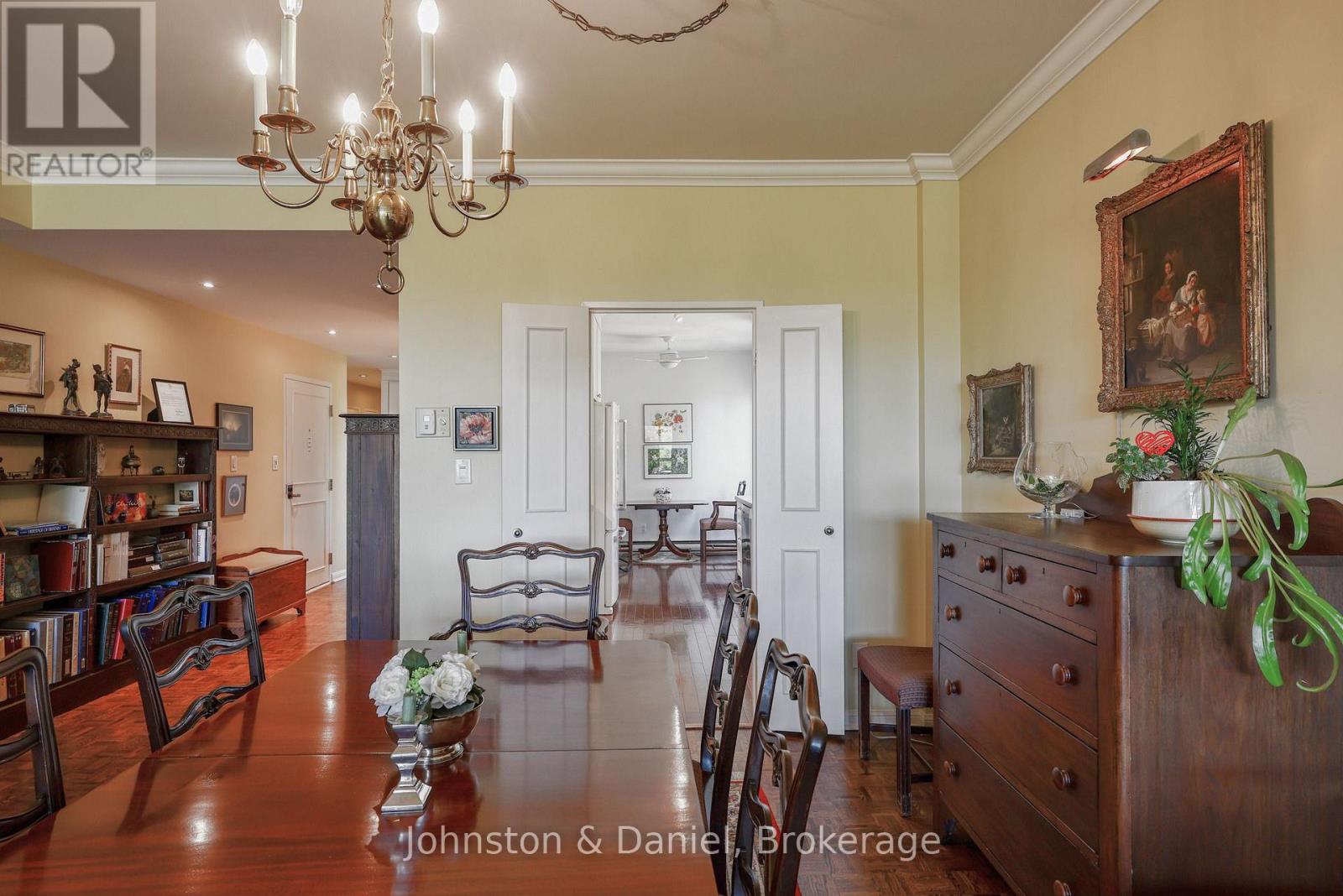 401 - 407 Walmer Road Property Photo 9