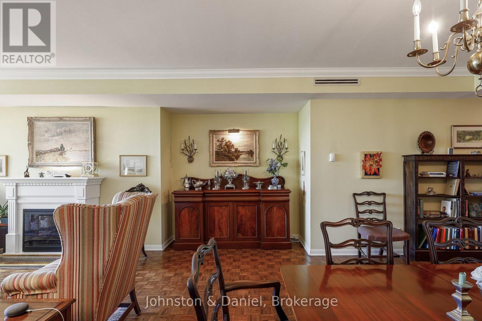 401 - 407 Walmer Road Property Photo 10