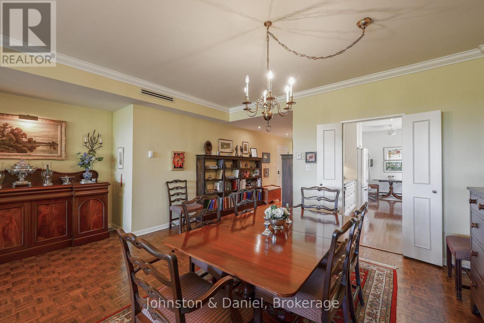 401 - 407 Walmer Road Property Photo 11