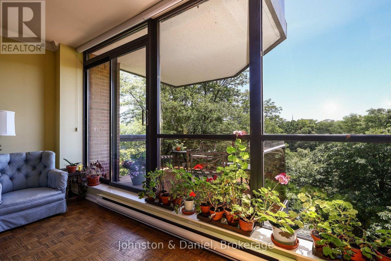 401 - 407 Walmer Road Property Photo 13
