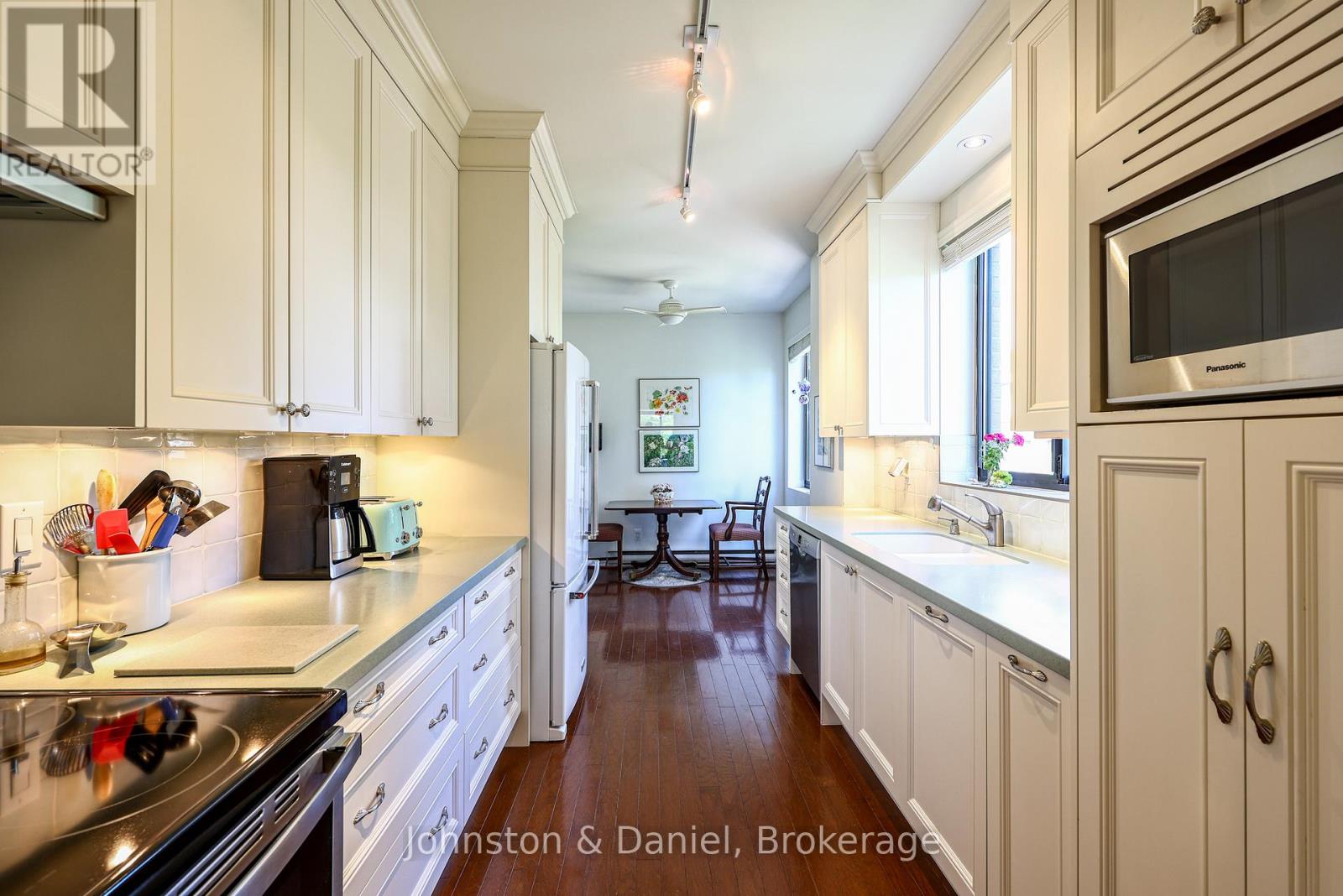401 - 407 Walmer Road Property Photo 14