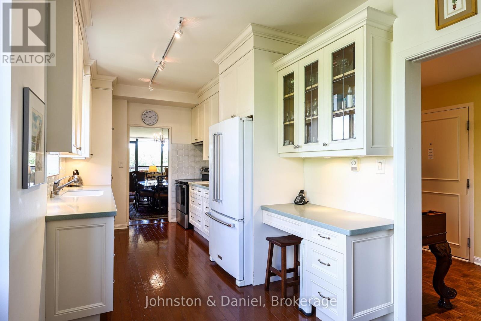 401 - 407 Walmer Road Property Photo 16