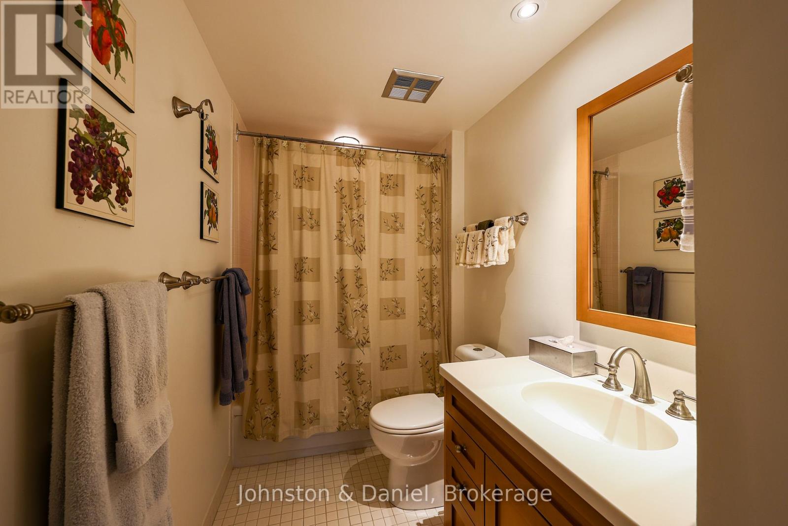 401 - 407 Walmer Road Property Photo 25