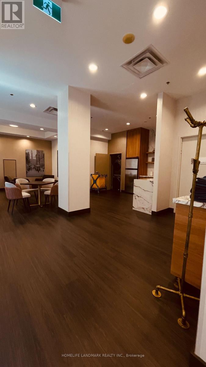803 - 736 Spadina Avenue Property Photo 11