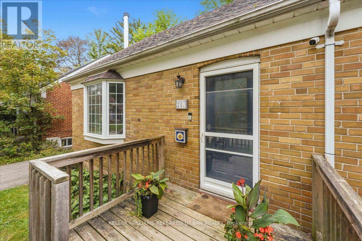 207 Elmhurst Avenue Property Photo 4