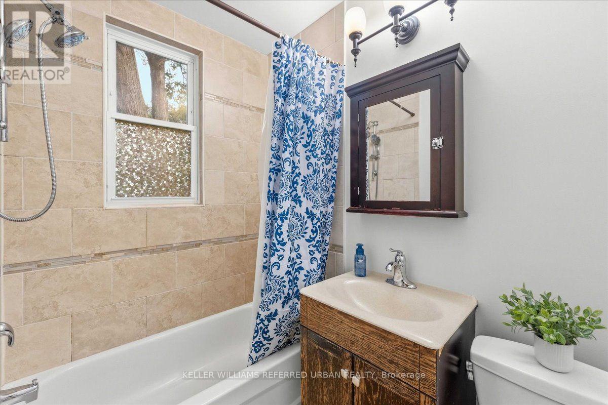 207 Elmhurst Avenue Property Photo 22