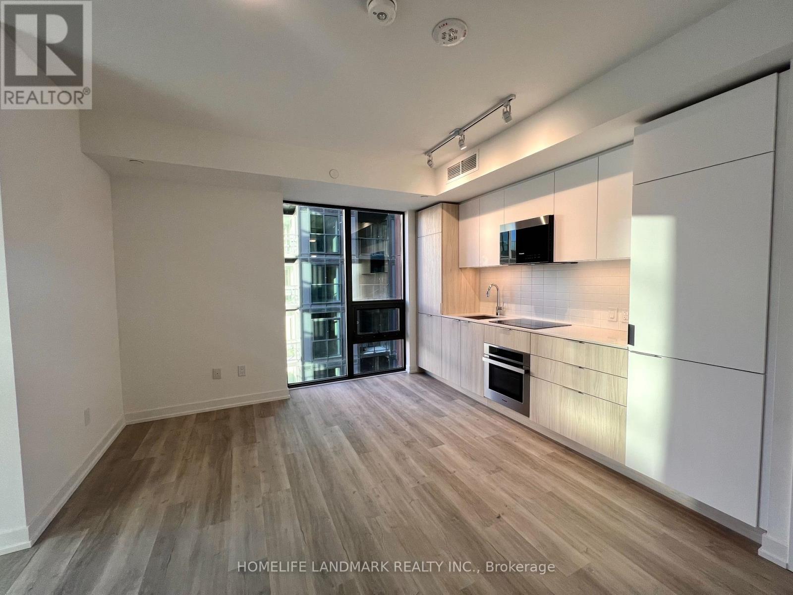 727 - 28 Eastern Avenue Property Photo 1