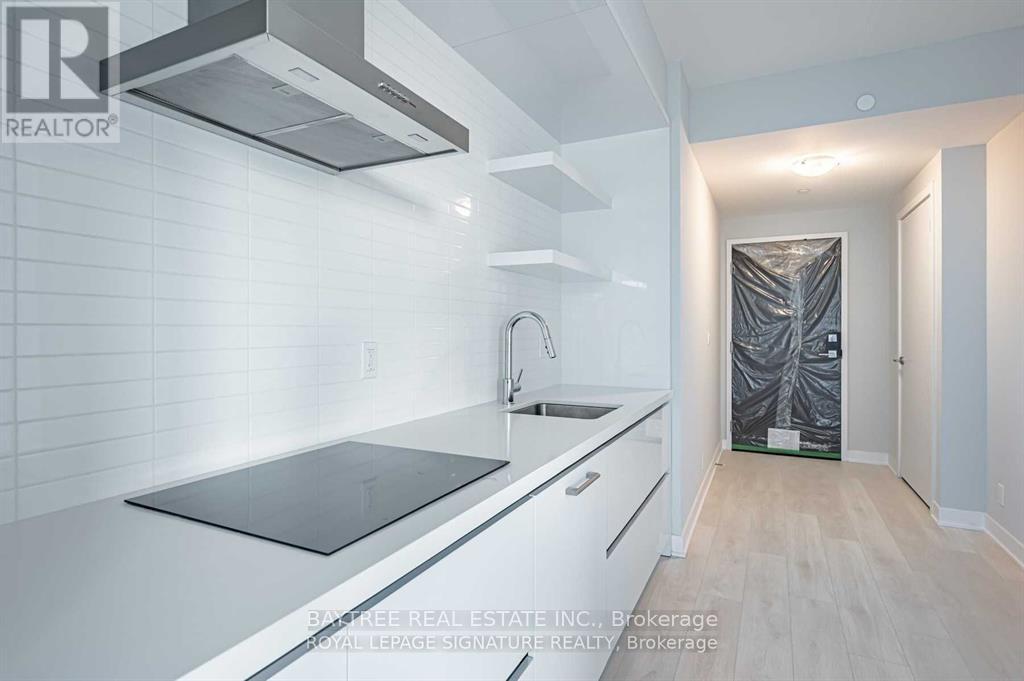 1506 - 2221 Yonge Street Property Photo 5