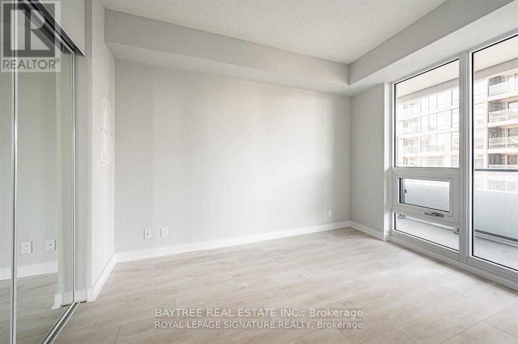 1506 - 2221 Yonge Street Property Photo 9
