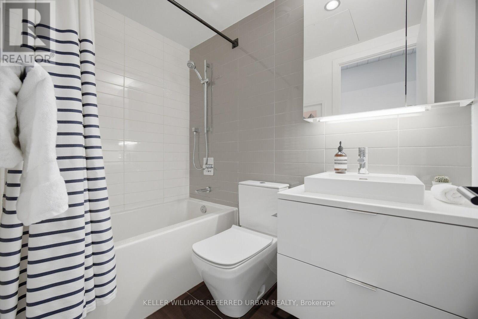 Th105 - 170 Bayview Avenue Property Photo 23