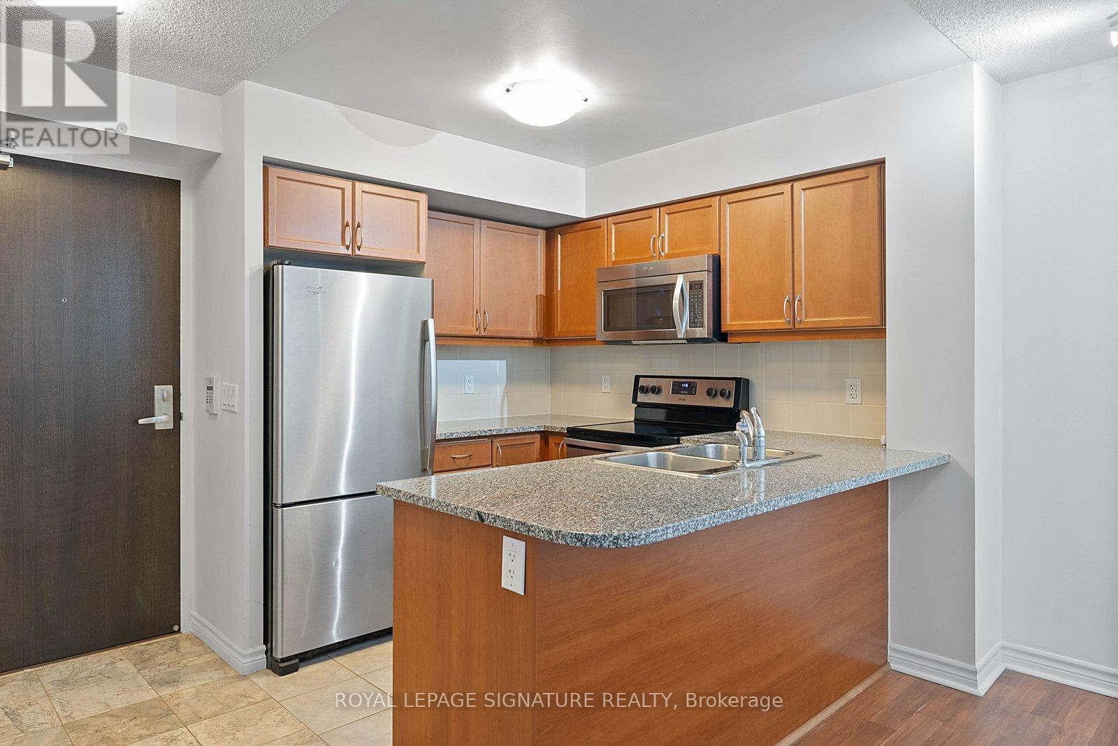 801 - 19 Grand Trunk Crescent Property Photo 8