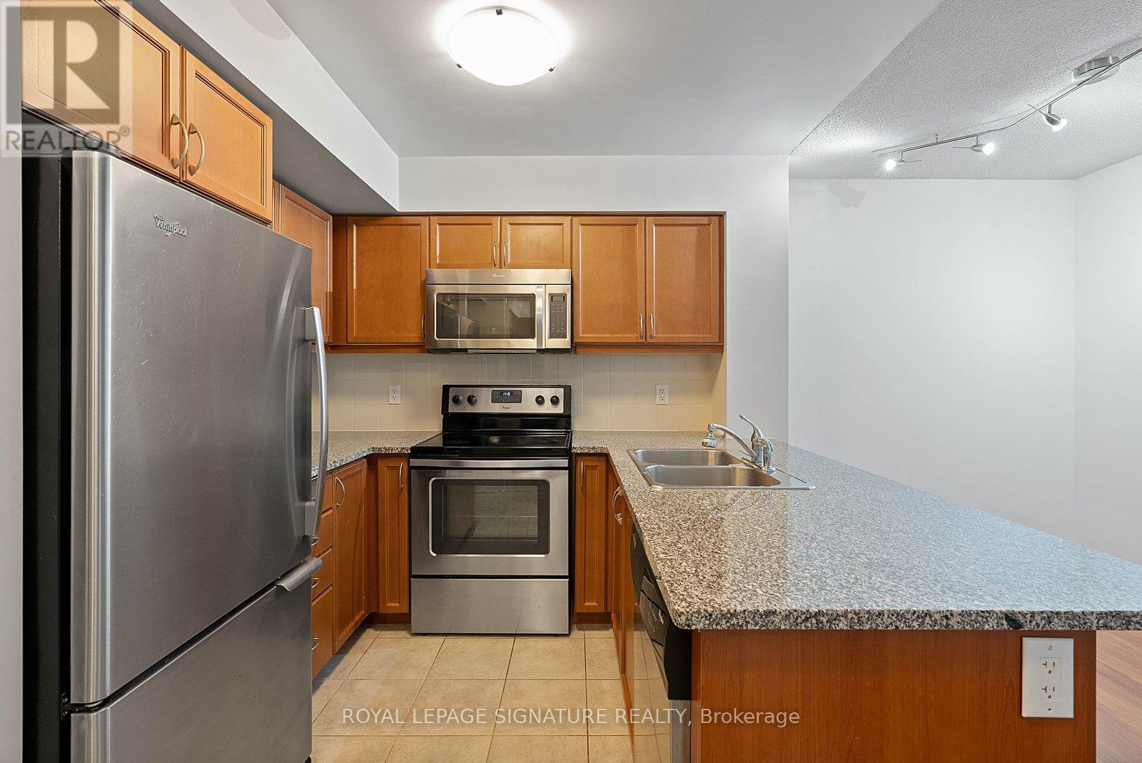 801 - 19 Grand Trunk Crescent Property Photo 9