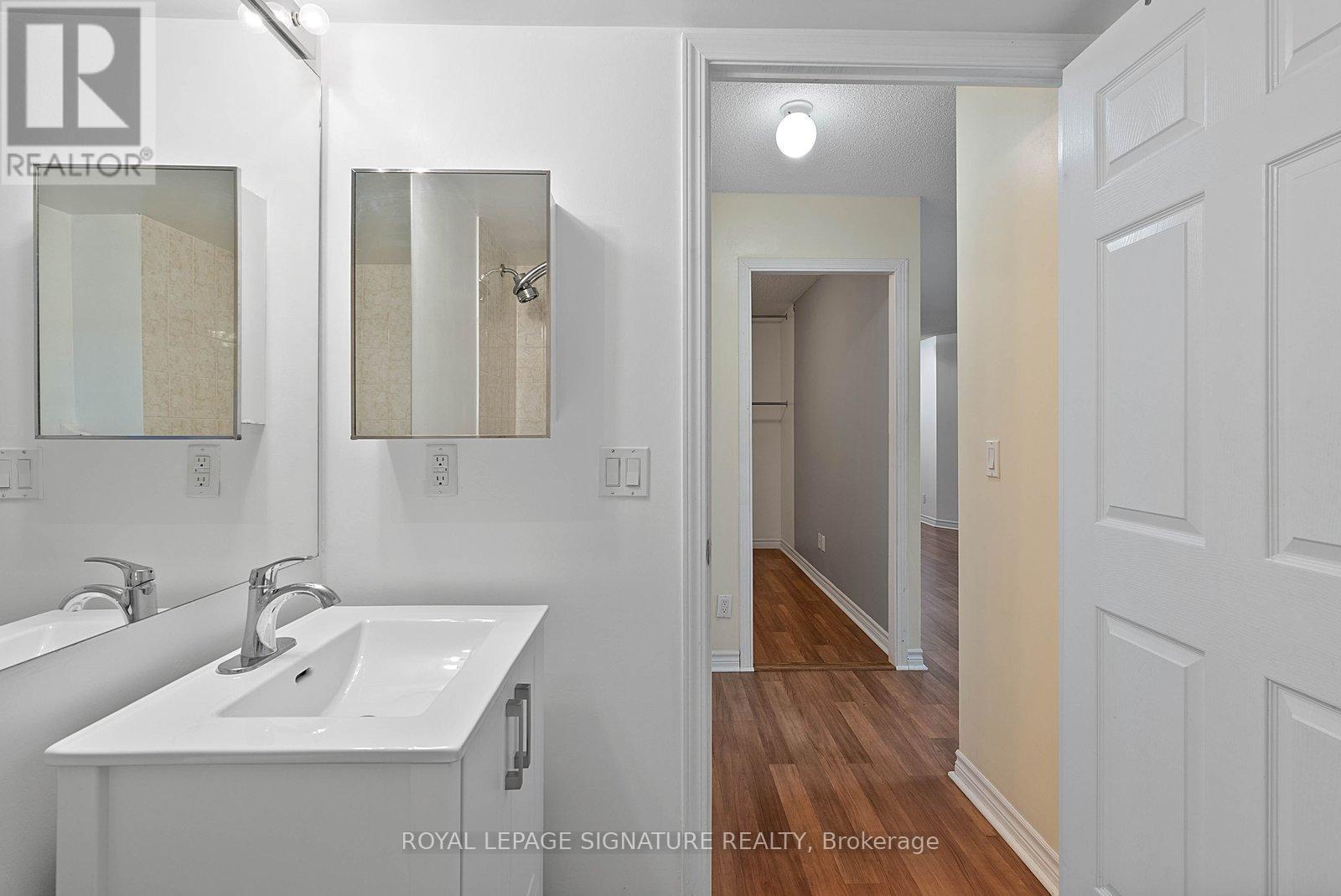 801 - 19 Grand Trunk Crescent Property Photo 17
