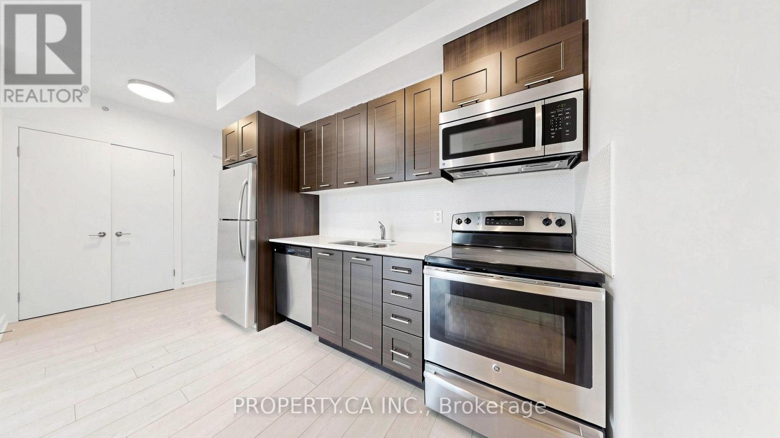 1202 - 20 Bruyeres Mews Property Photo 6