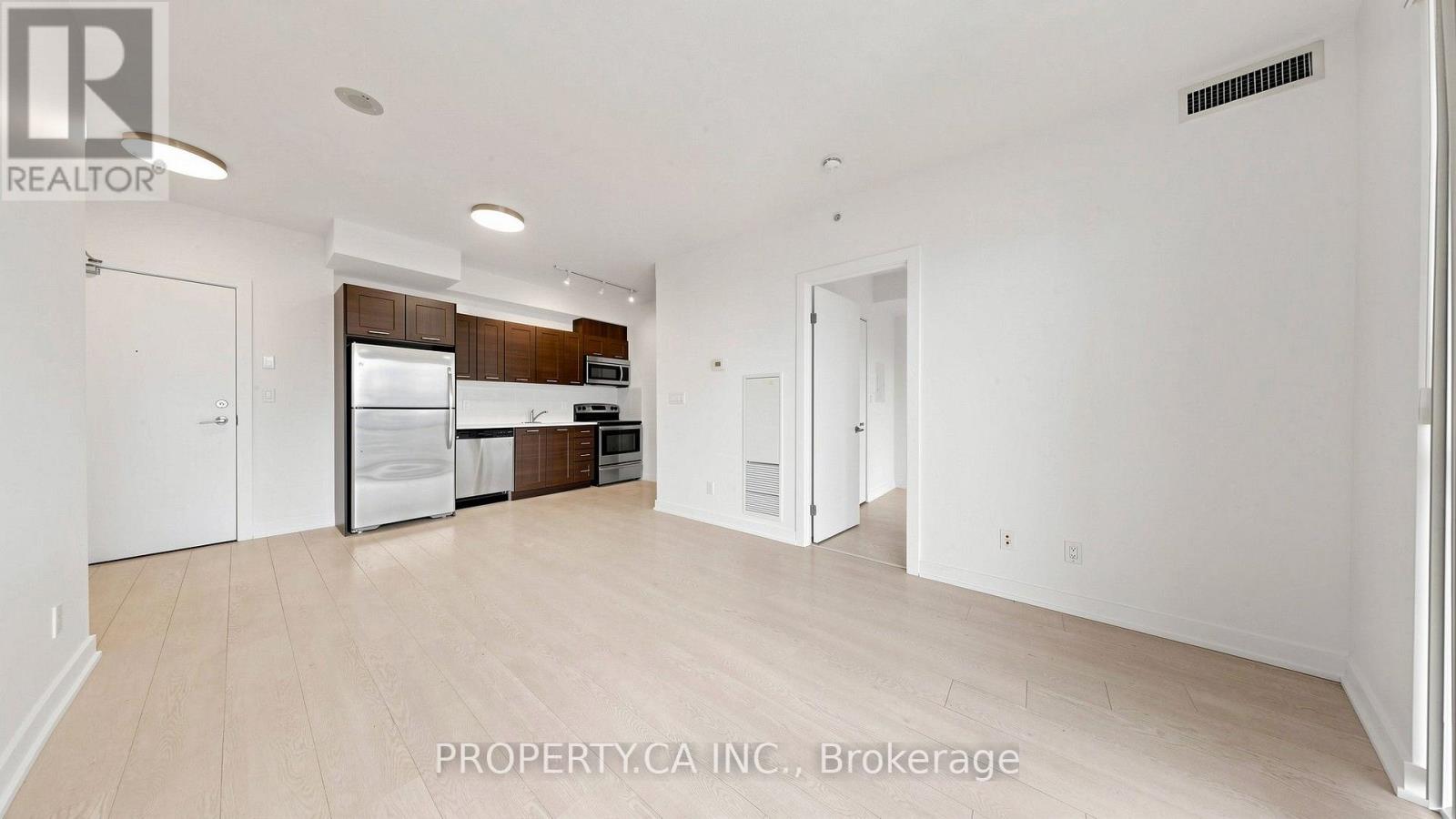1202 - 20 Bruyeres Mews Property Photo 8