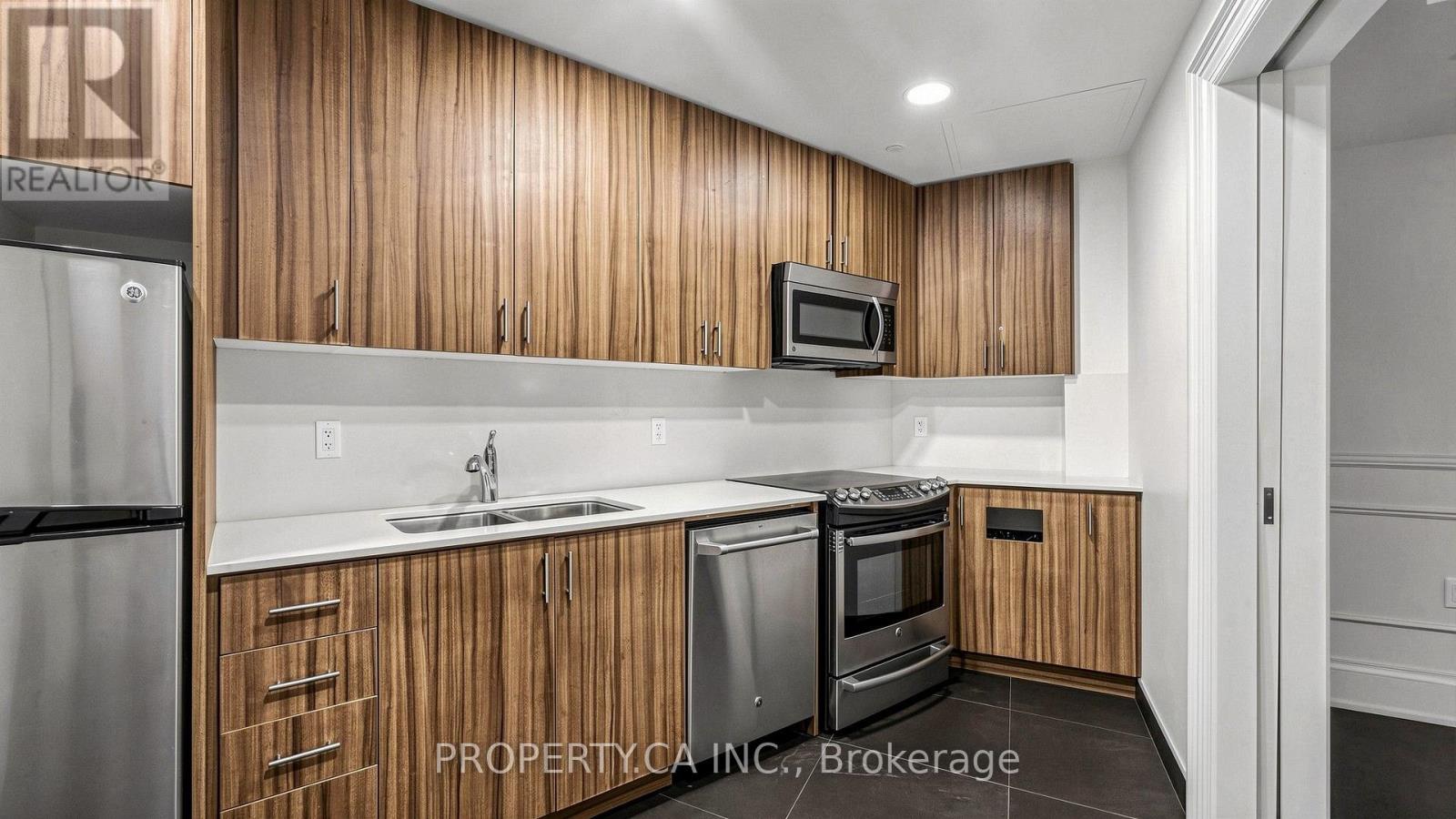 1202 - 20 Bruyeres Mews Property Photo 31