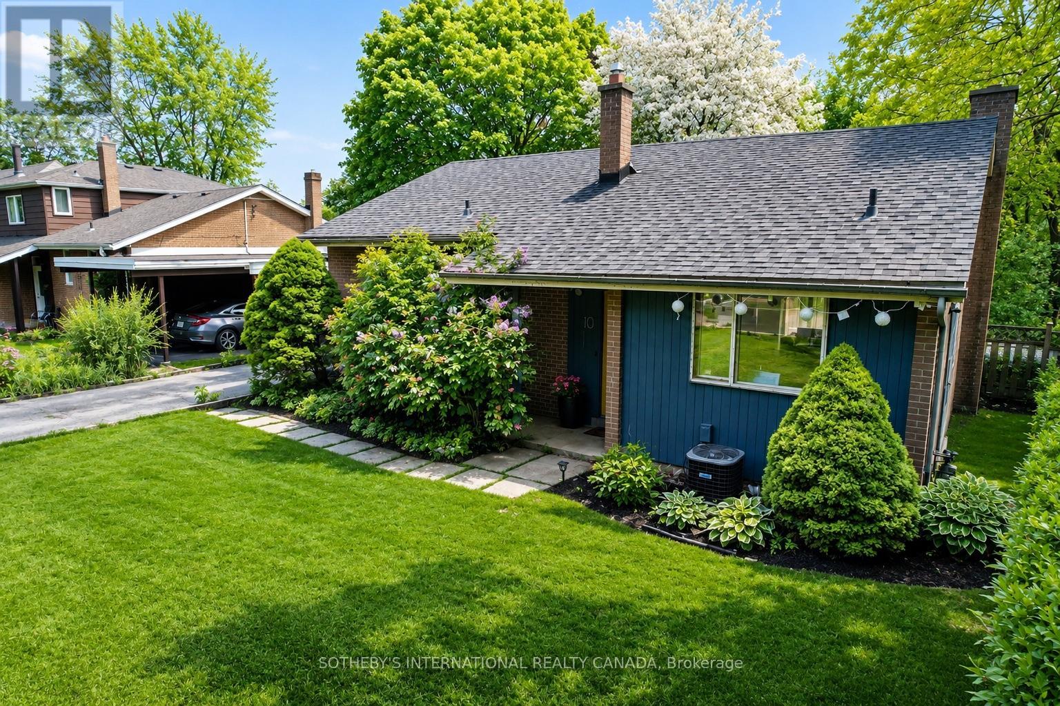 10 Ternhill Crescent Property Photo 2