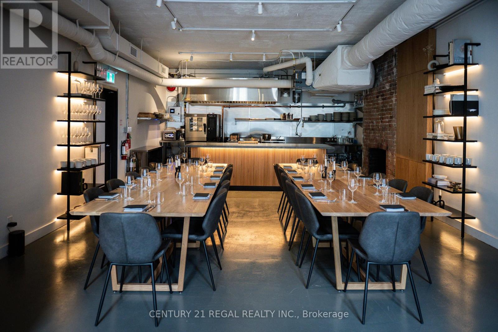 56 Berkeley Street E Property Photo 5