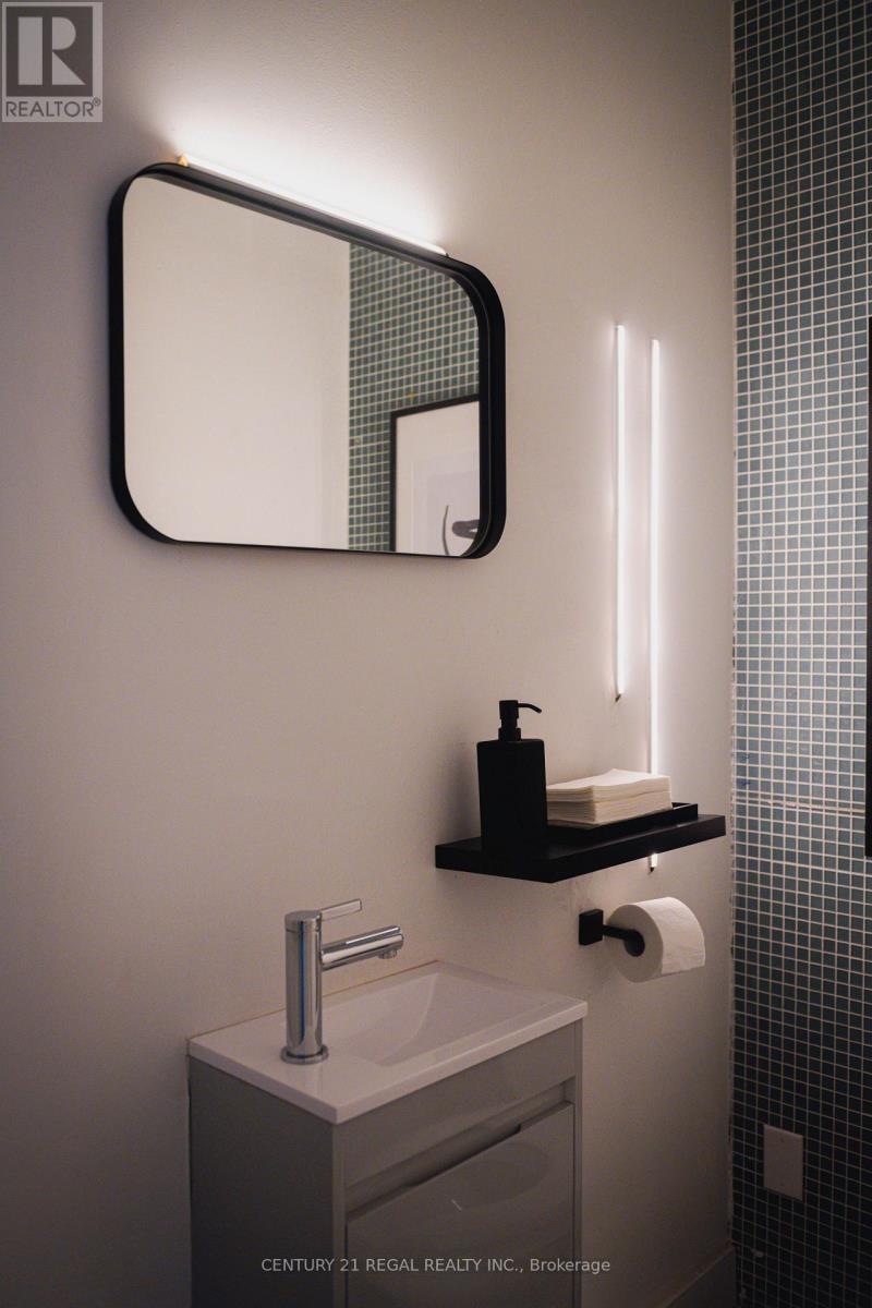 56 Berkeley Street E Property Photo 7