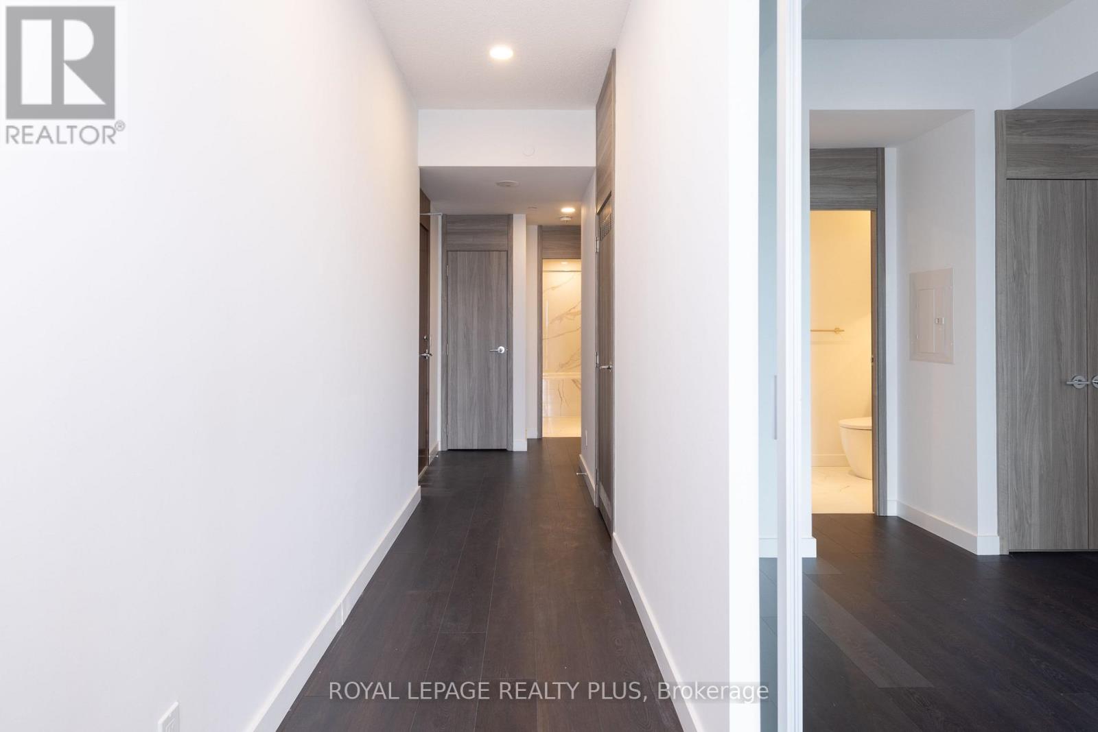 662 - 68 Esther Shiner Boulevard Property Photo 12