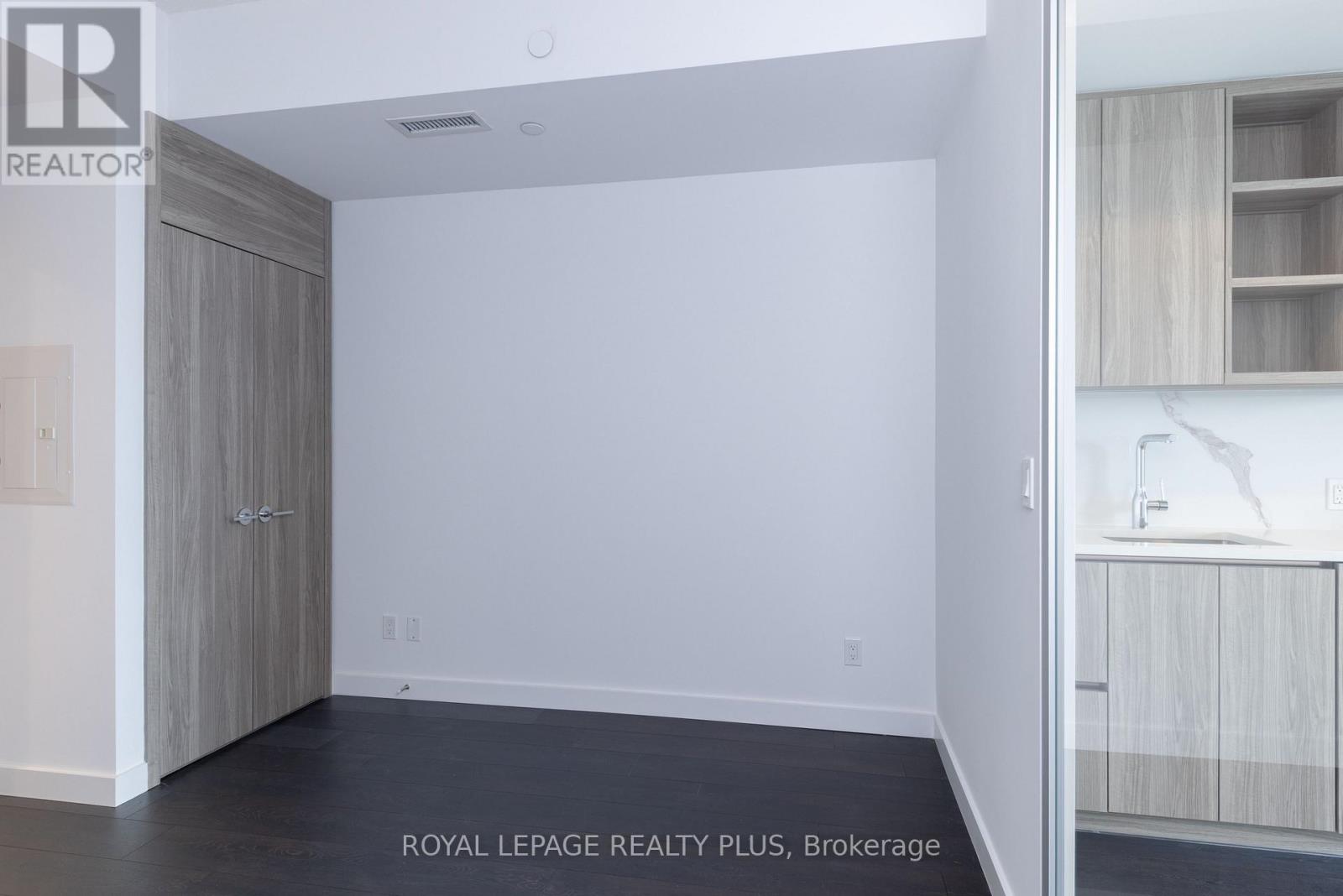 662 - 68 Esther Shiner Boulevard Property Photo 13