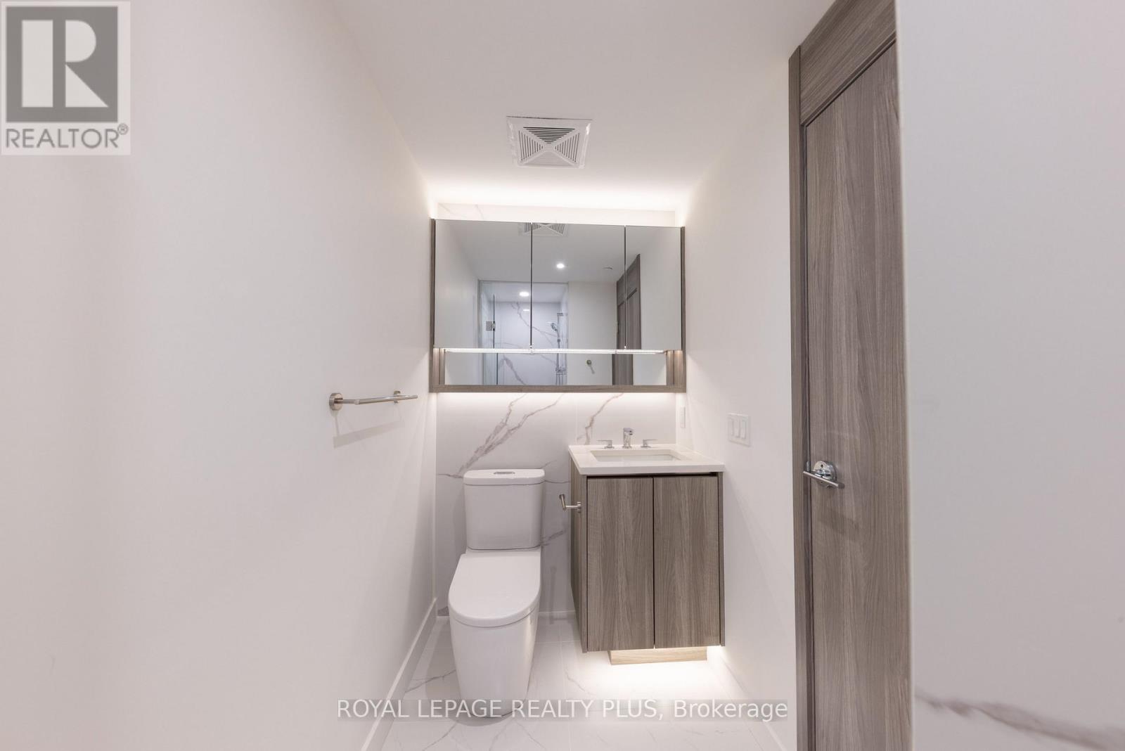 662 - 68 Esther Shiner Boulevard Property Photo 17