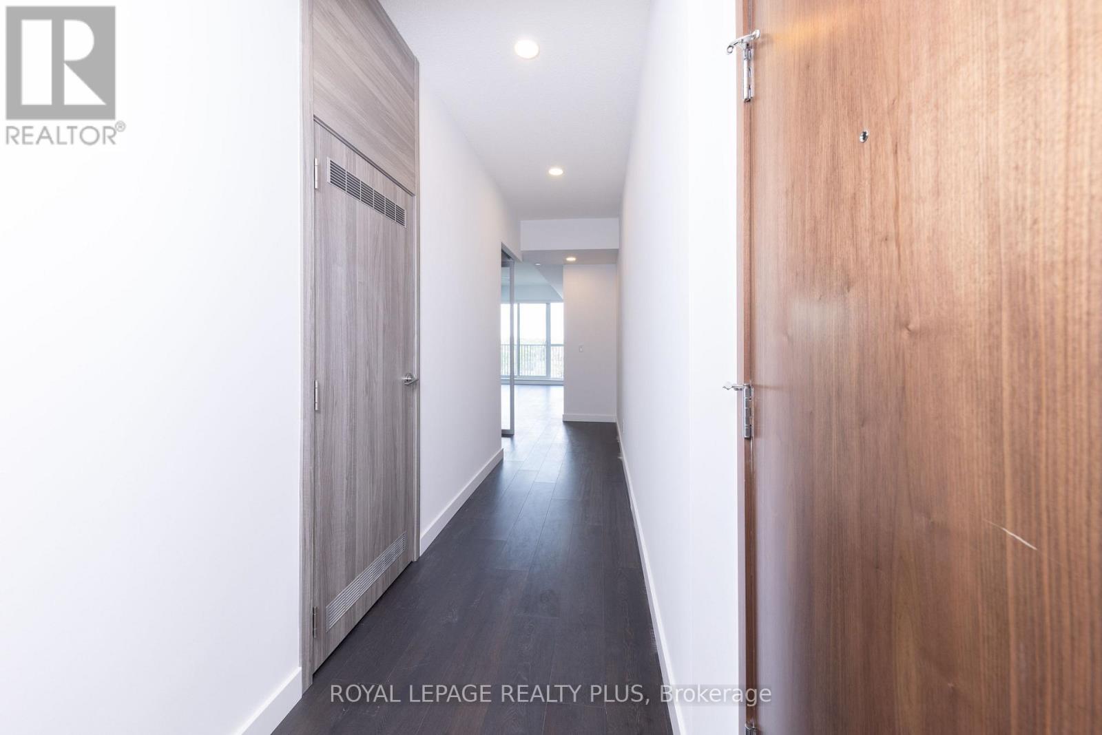 662 - 68 Esther Shiner Boulevard Property Photo 22