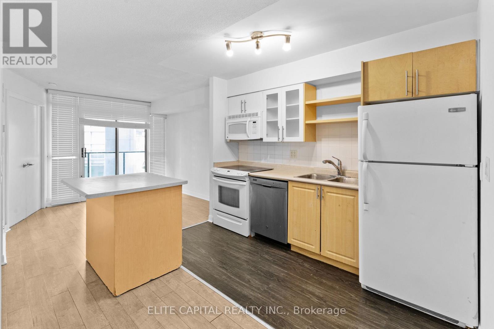 1311 - 600 Fleet Street Property Photo 4