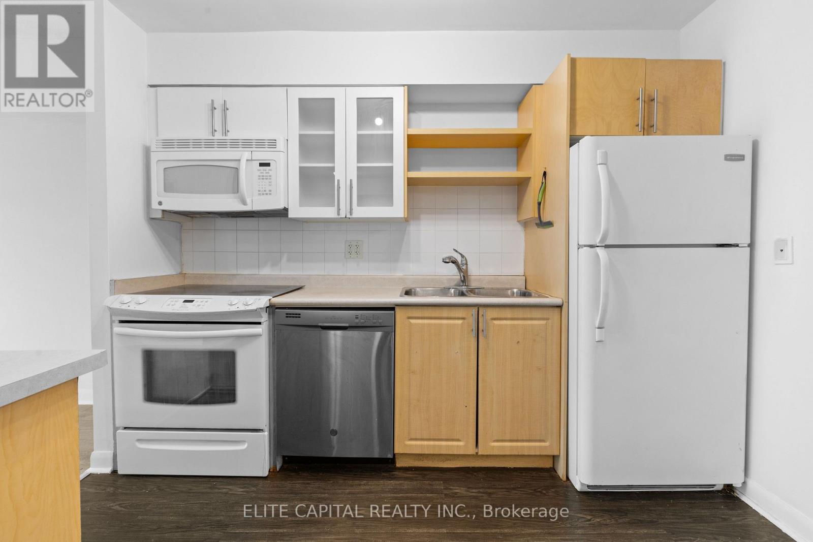 1311 - 600 Fleet Street Property Photo 5