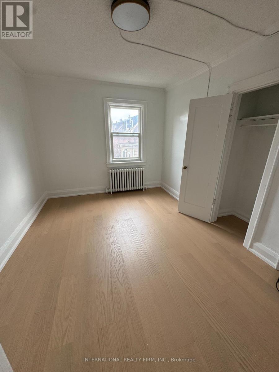 17 - 1094 College Street Property Photo 12