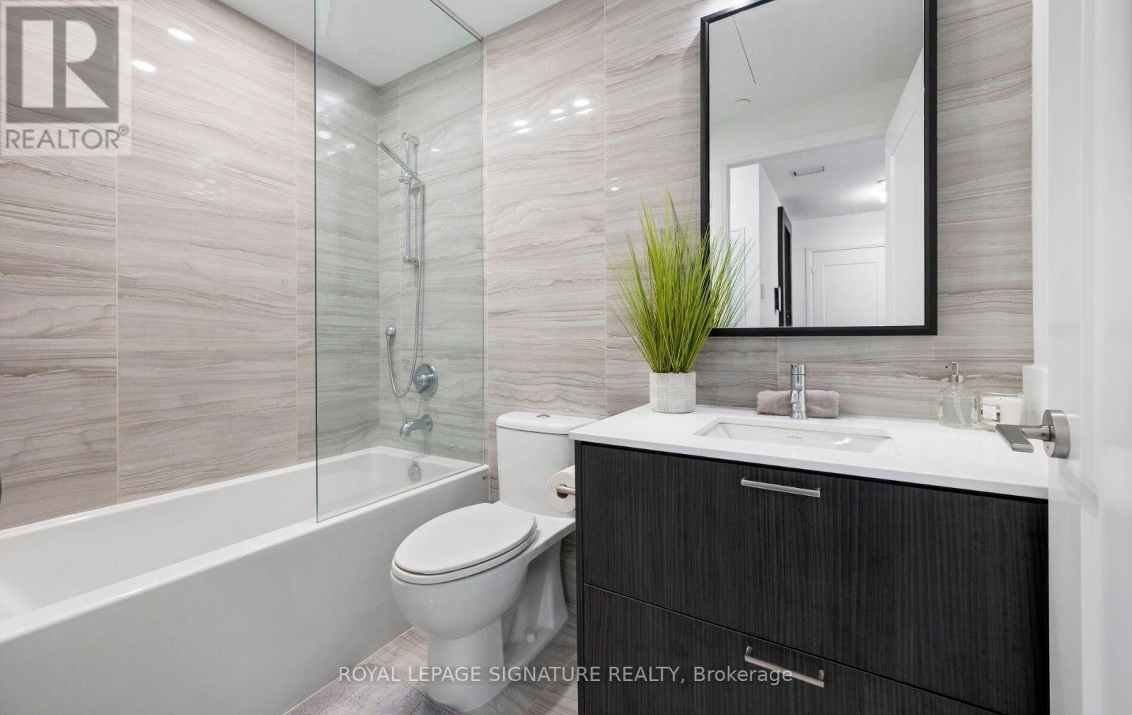 526 - 280 Howland Avenue Property Photo 13