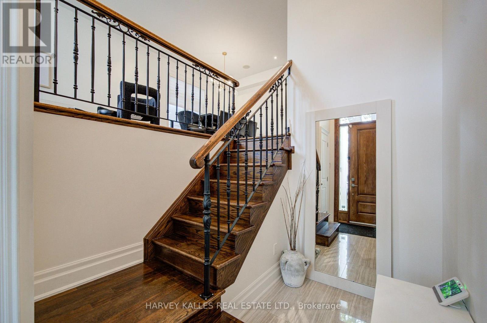328 Douglas Avenue Property Photo 5