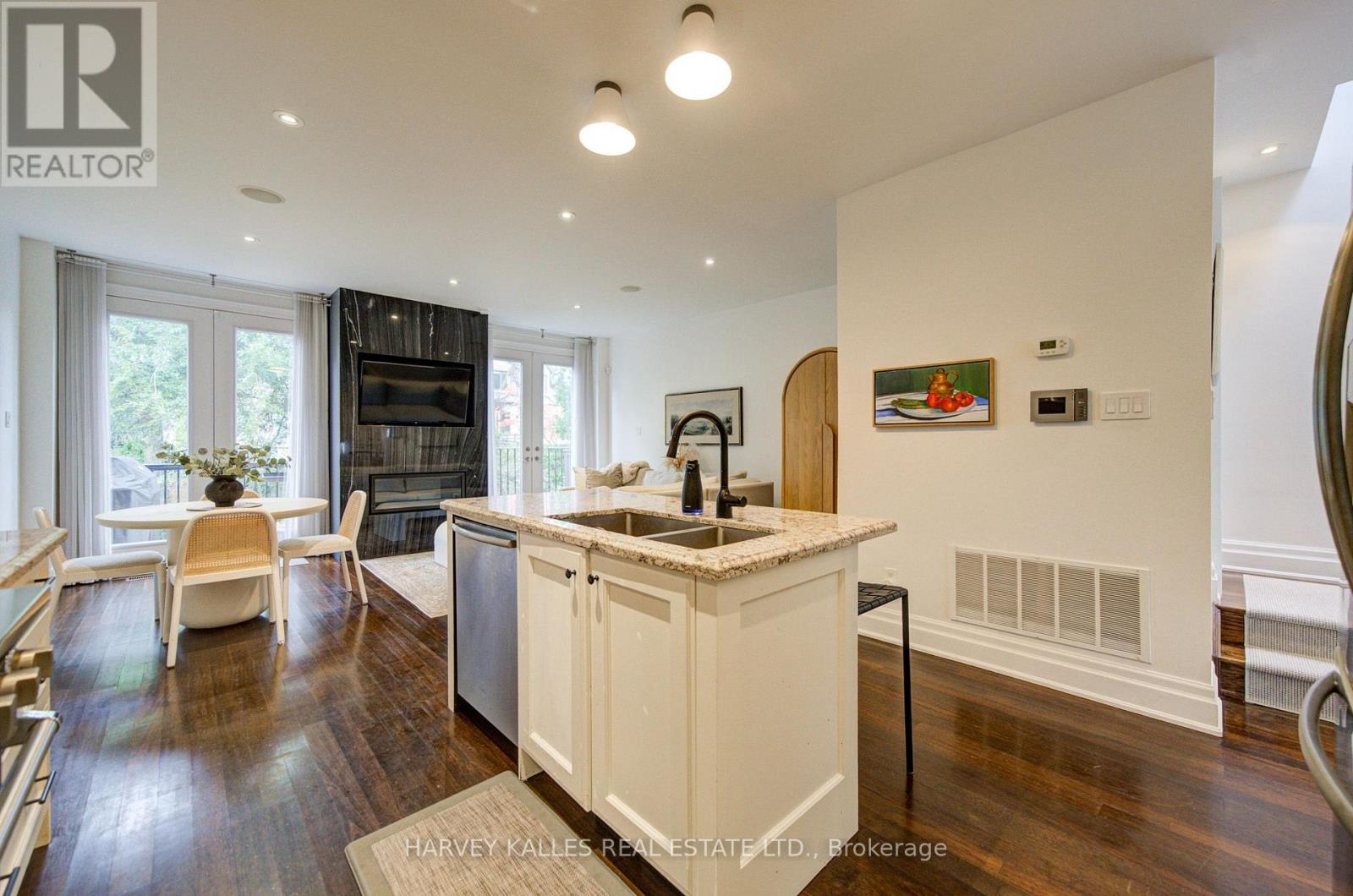 328 Douglas Avenue Property Photo 14