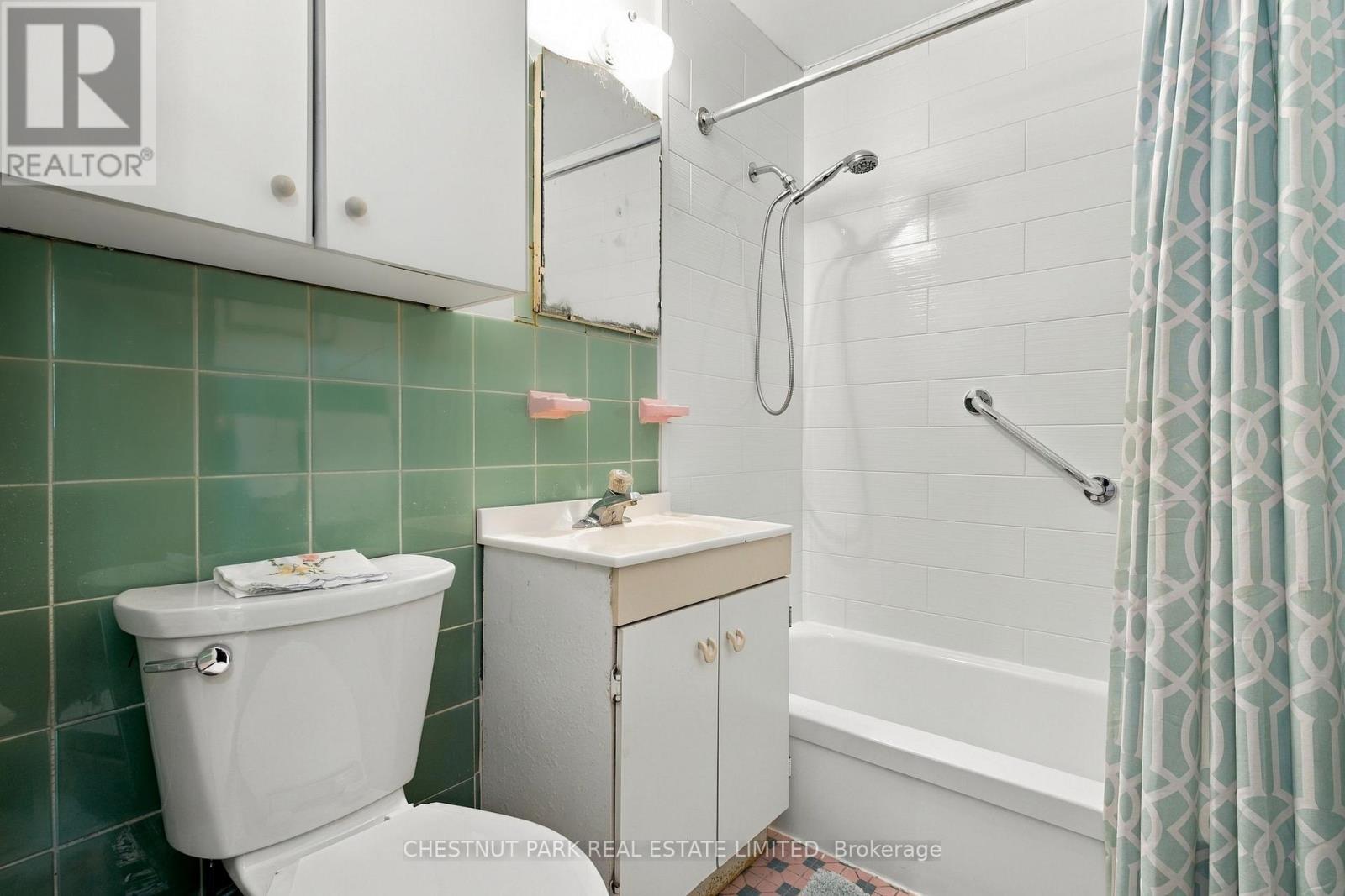 102 - 158 Crescent Road Property Photo 14
