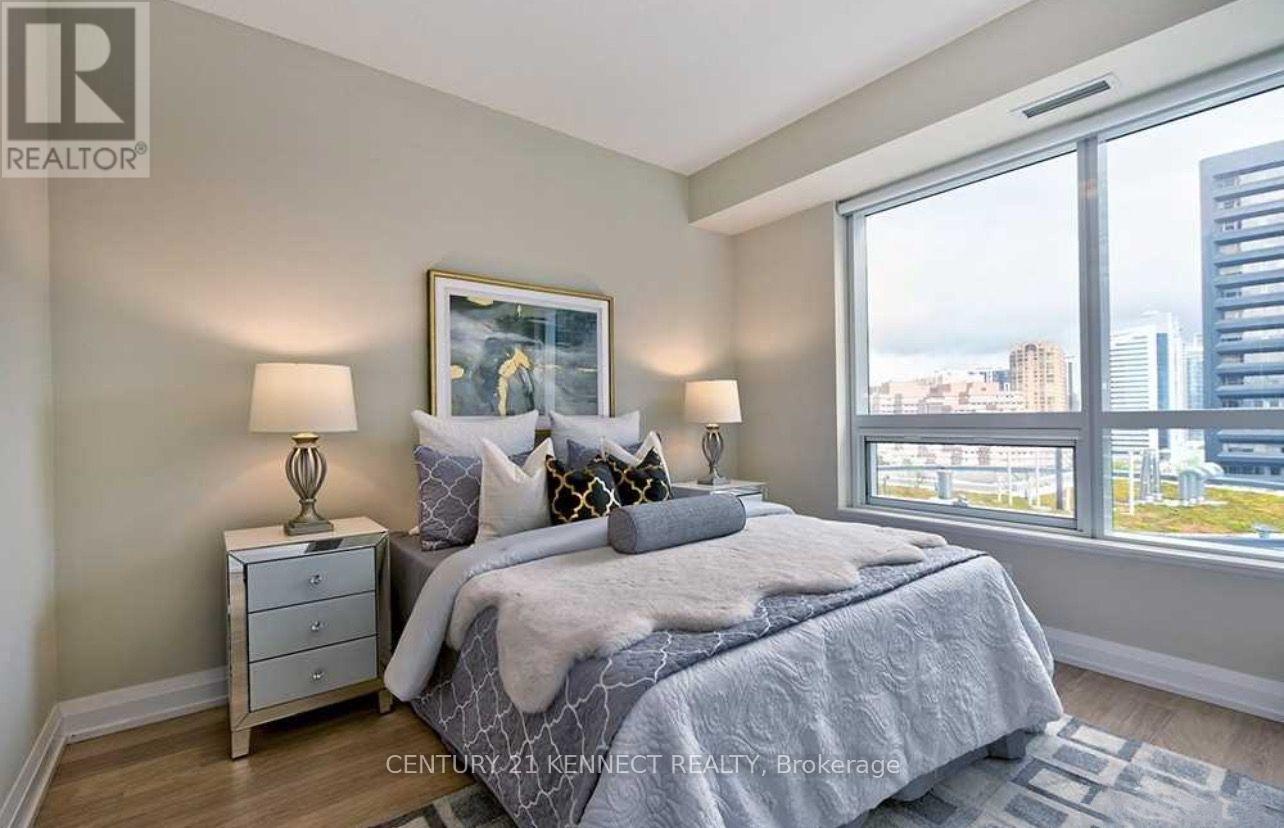 1005 - 2 Anndale Drive Property Photo 14