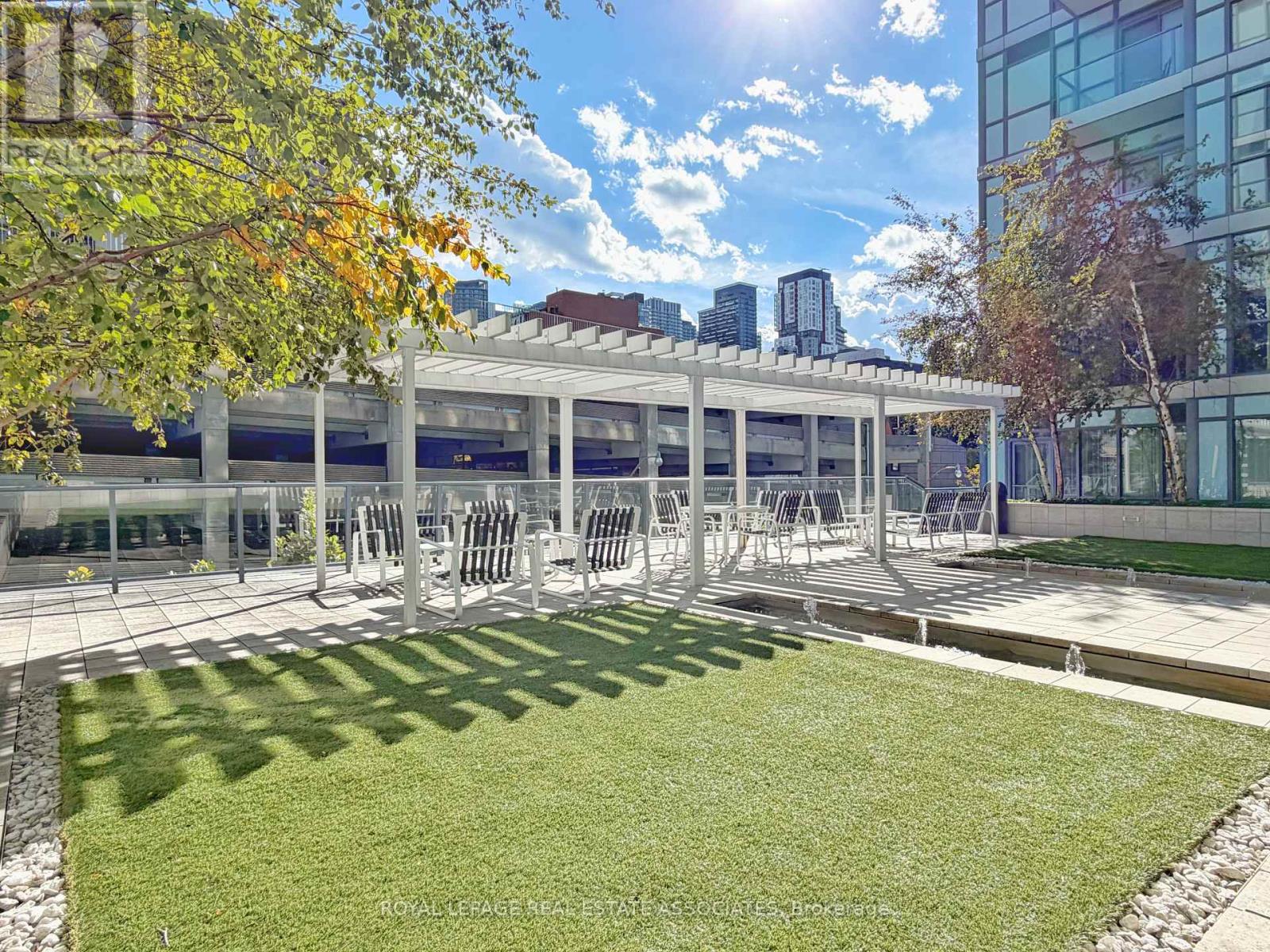 2308 - 210 Simcoe Street Property Photo 16