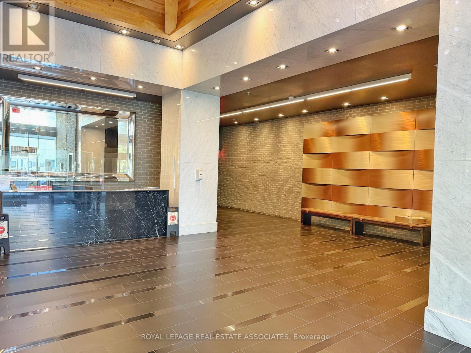 2308 - 210 Simcoe Street Property Photo 20