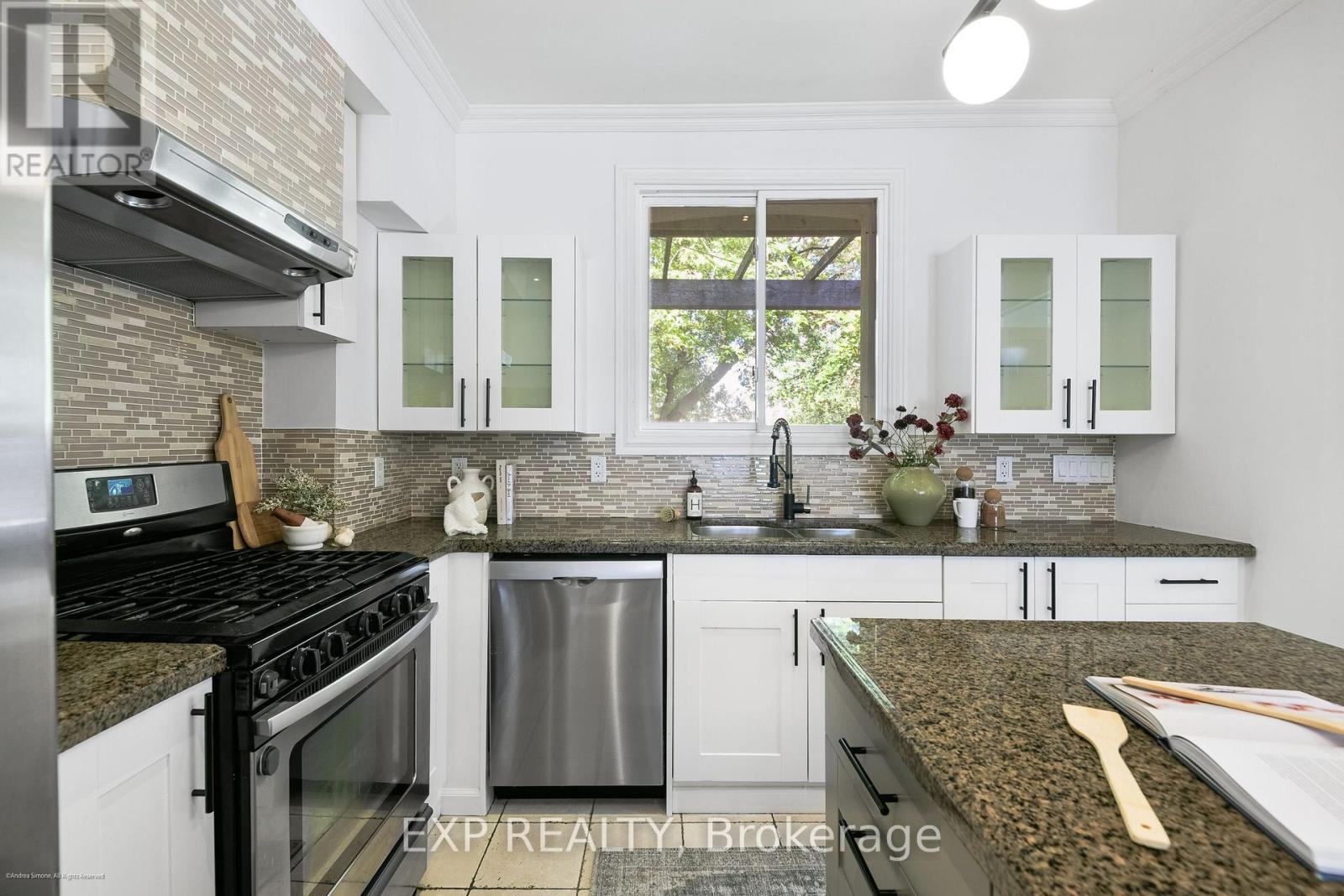 6 Louise Avenue Property Photo 12