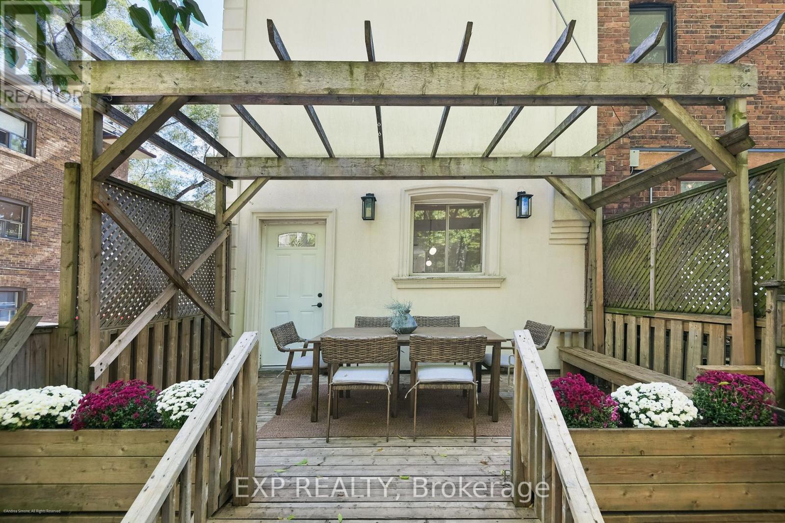 6 Louise Avenue Property Photo 33