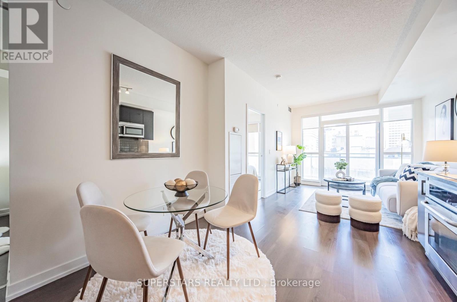 801 - 89 Dunfield Avenue Property Photo 6