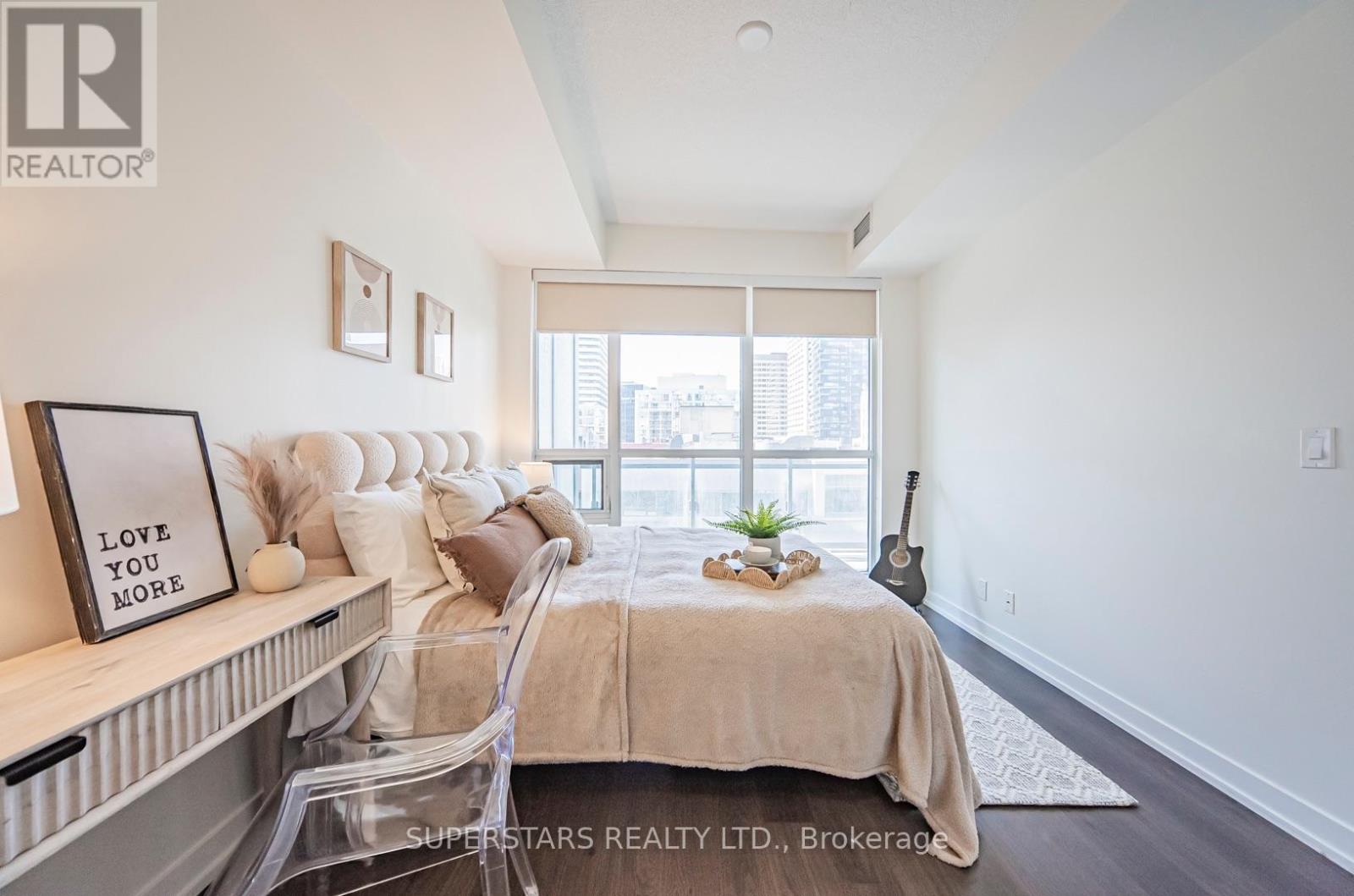 801 - 89 Dunfield Avenue Property Photo 10