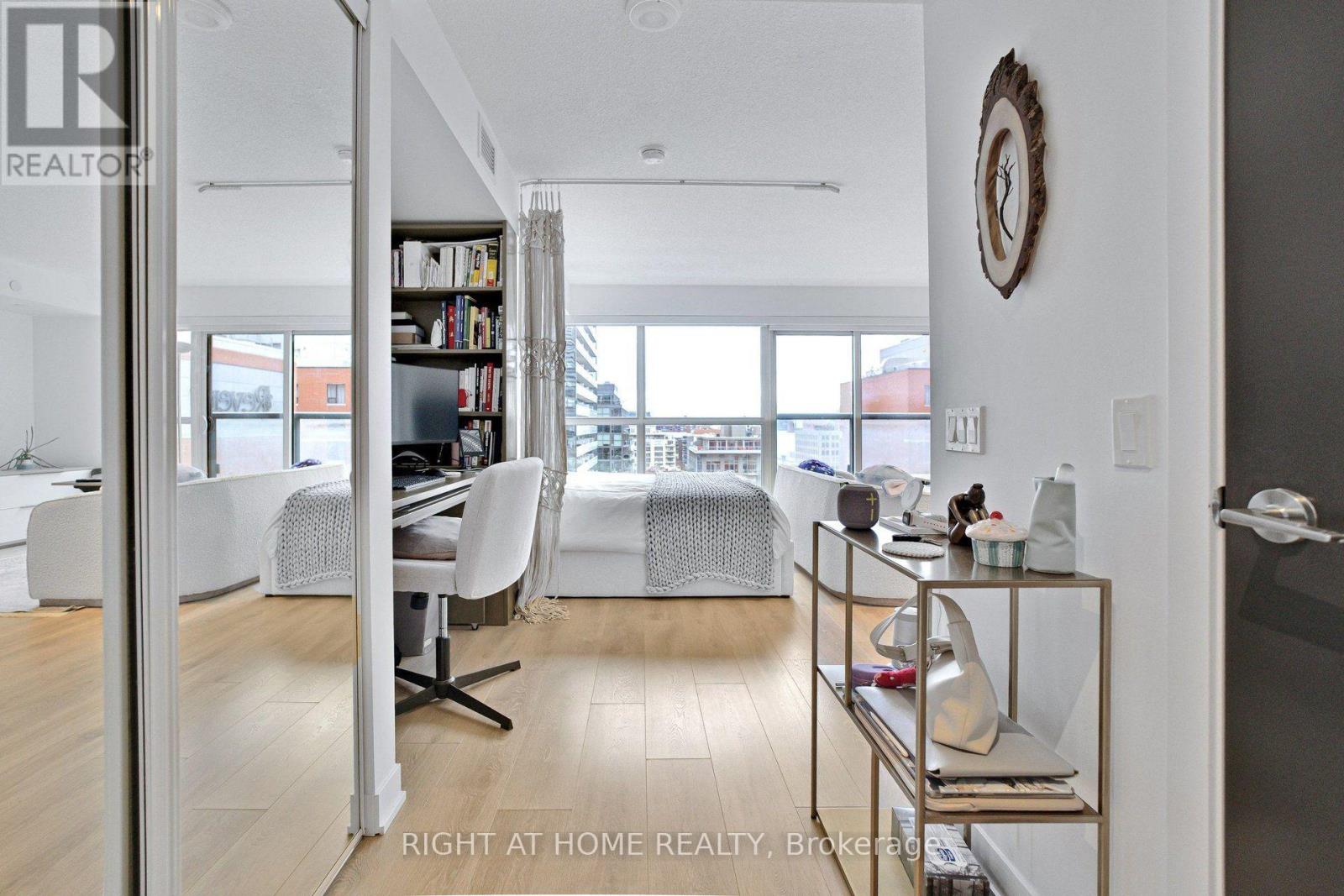 1406 - 87 Peter Street Property Photo 3