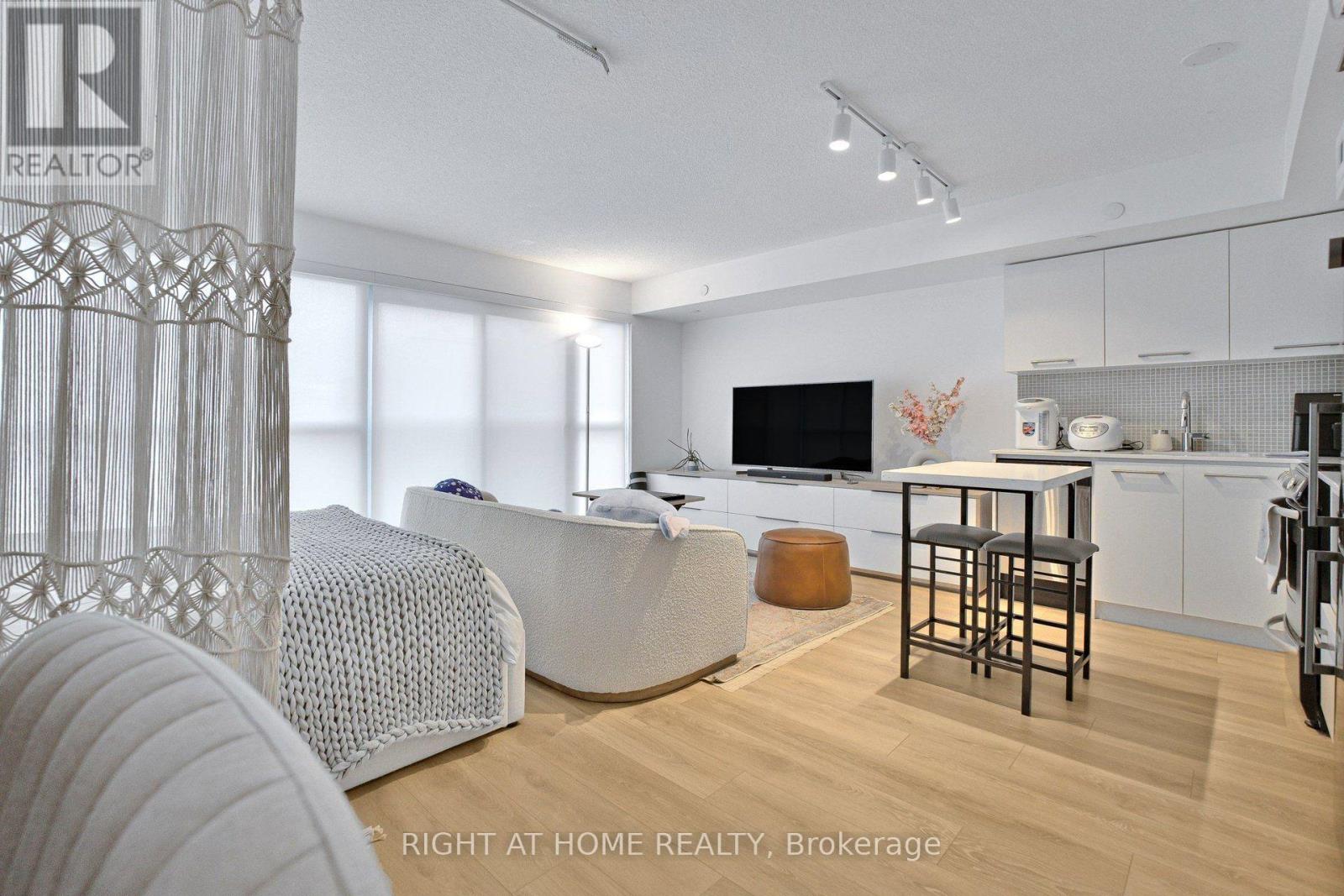 1406 - 87 Peter Street Property Photo 4