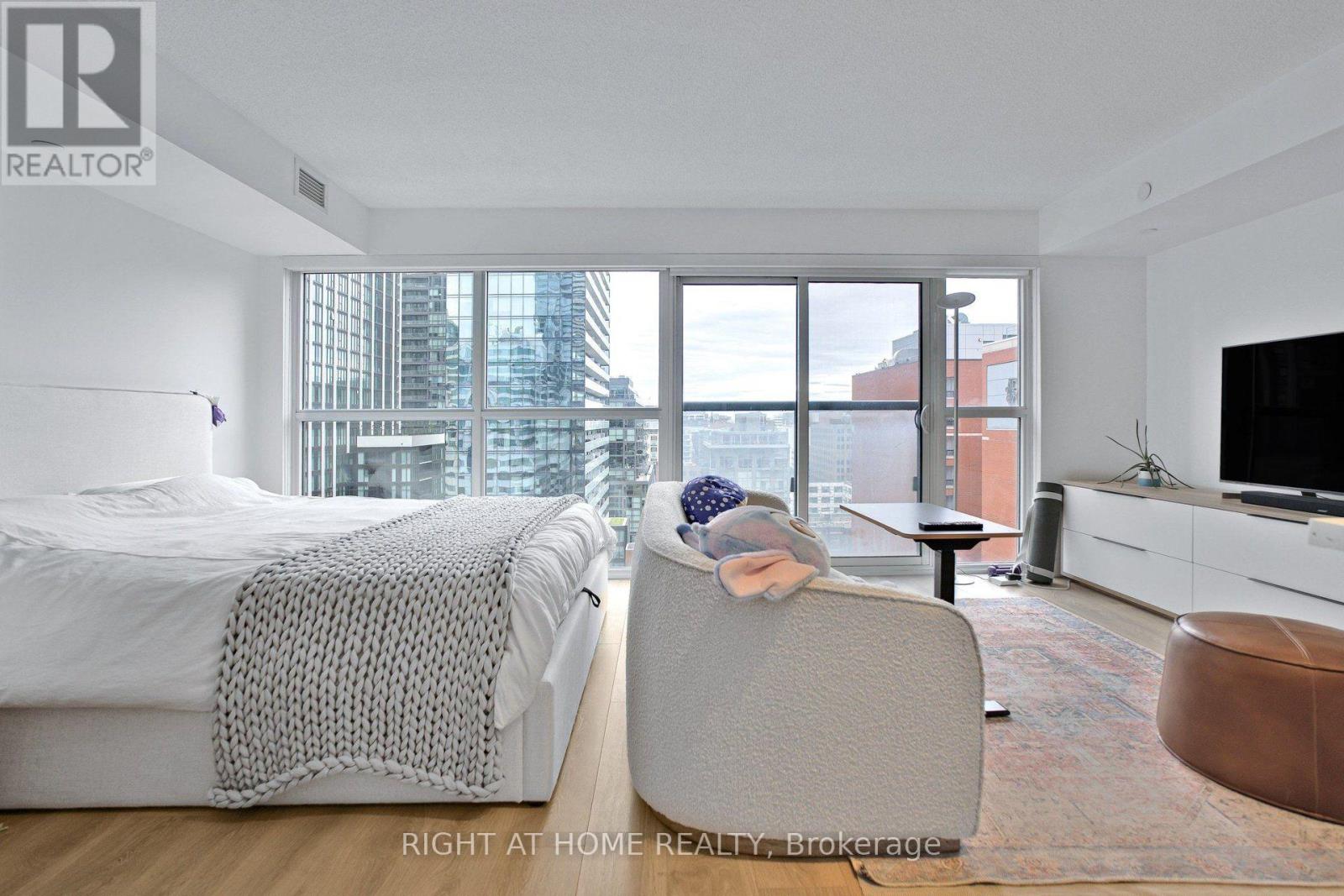 1406 - 87 Peter Street Property Photo 6