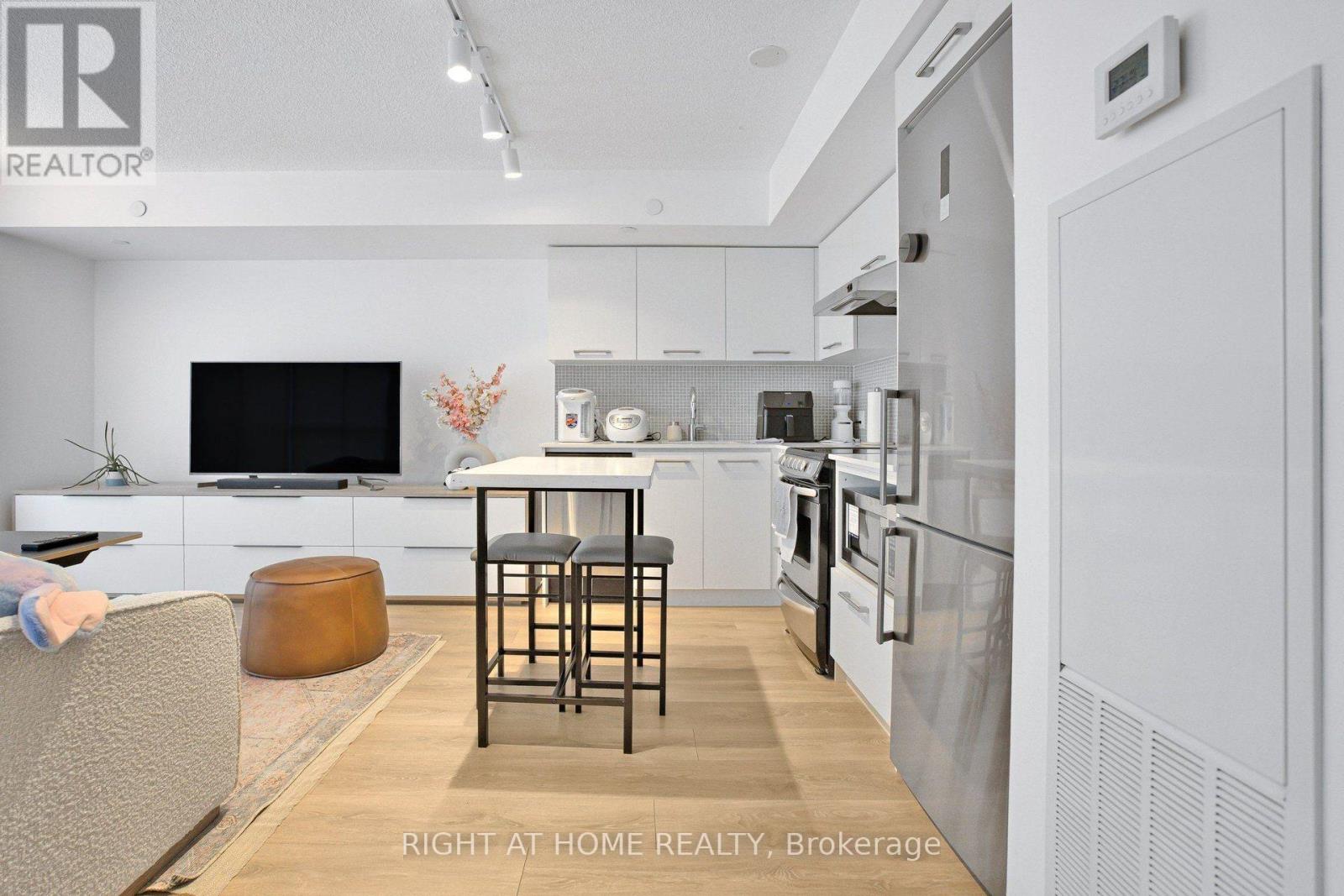 1406 - 87 Peter Street Property Photo 7