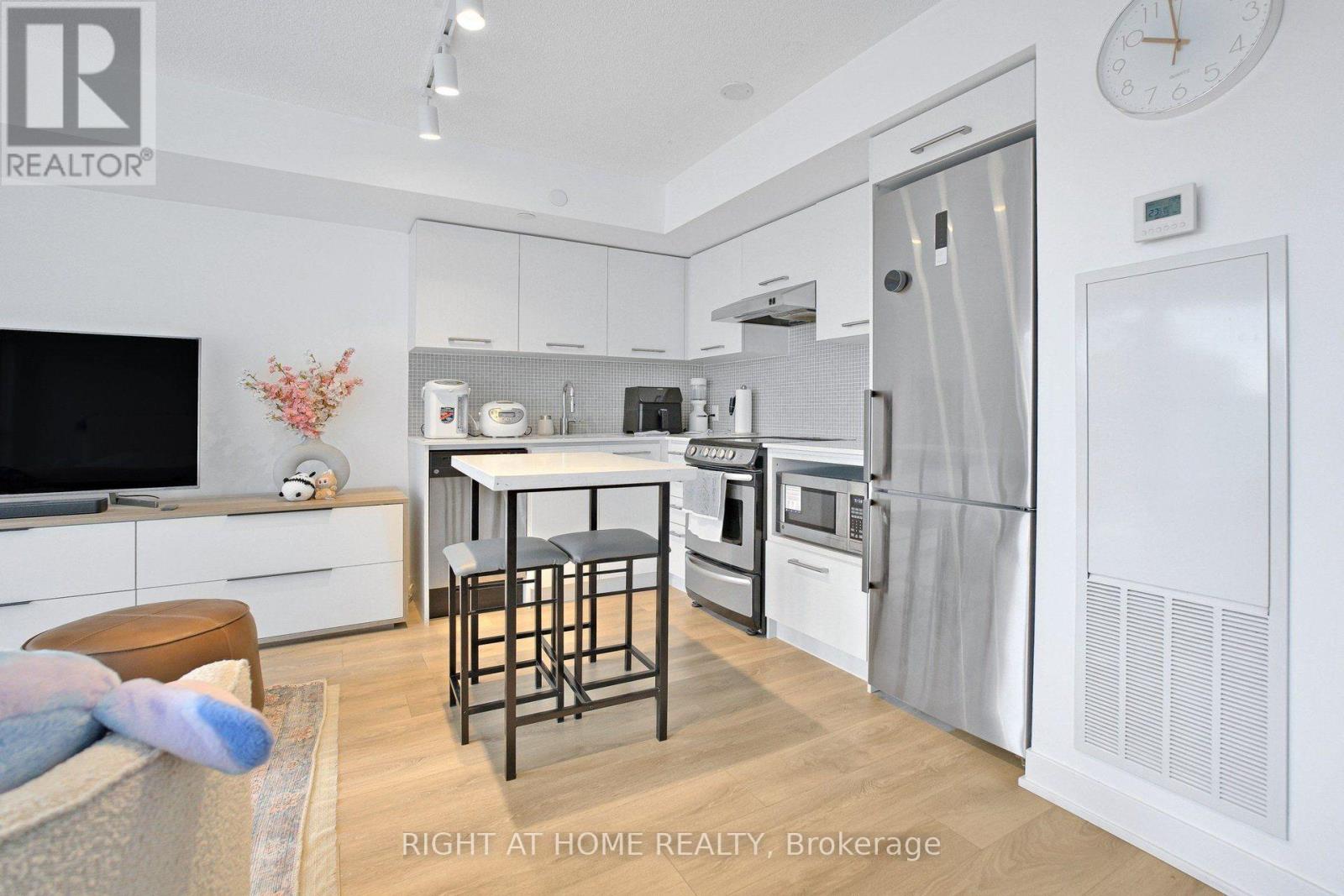 1406 - 87 Peter Street Property Photo 8