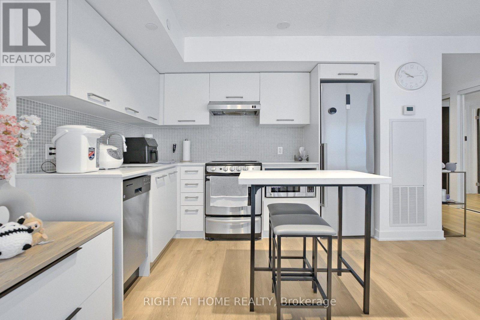 1406 - 87 Peter Street Property Photo 11