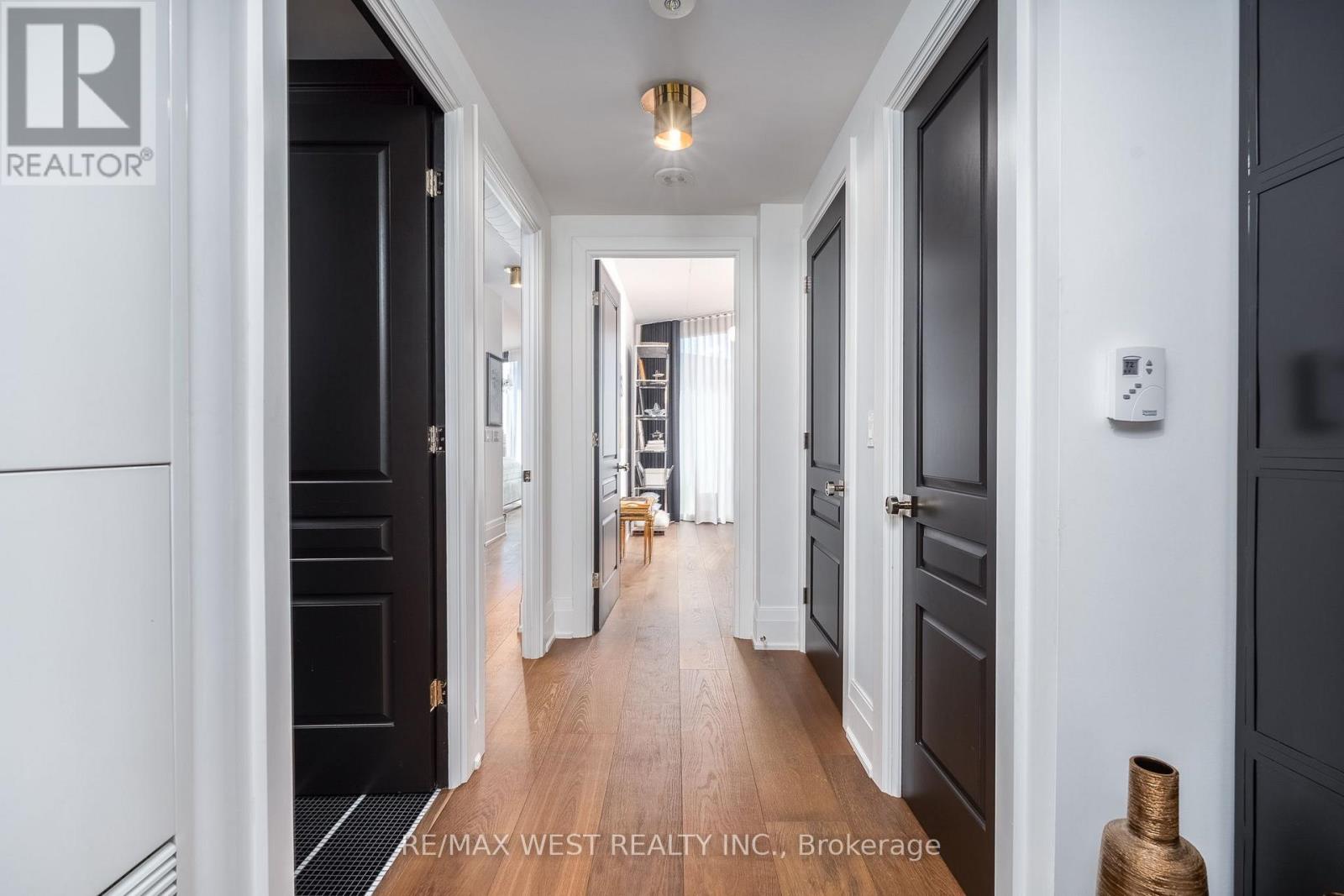 1002 - 21 Lawren Harris Square Property Photo 11